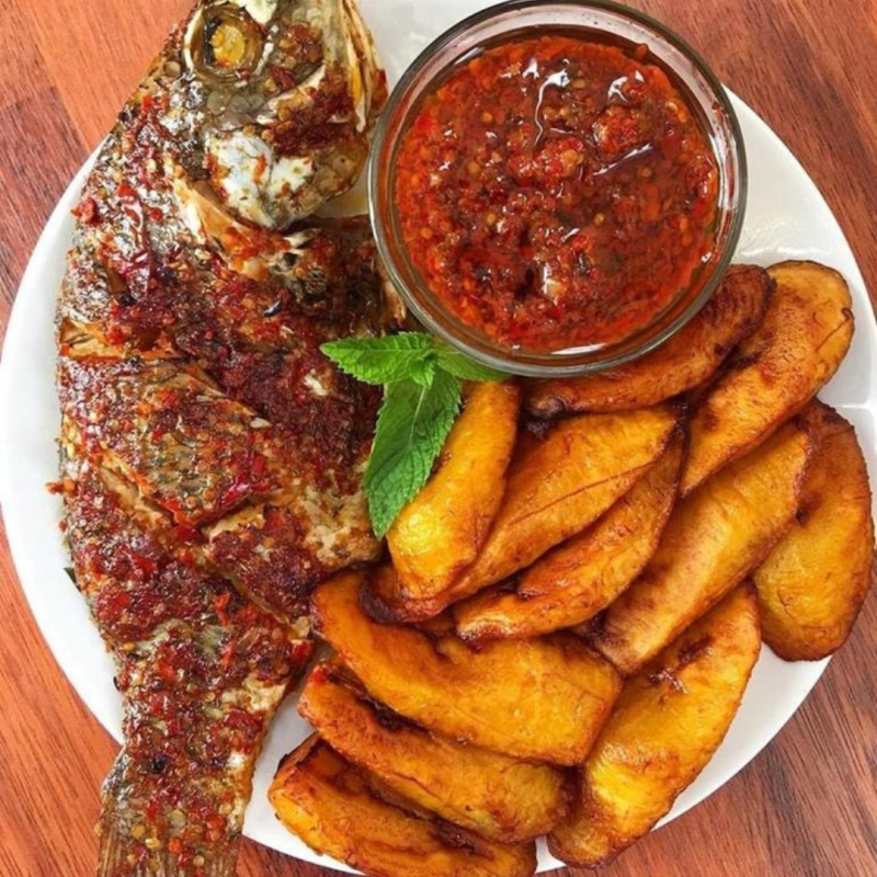 Garnished Steam Tilapia Fish with Plantain
